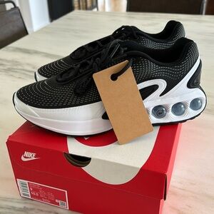 Nike men's air max DN black white cool grey size 9